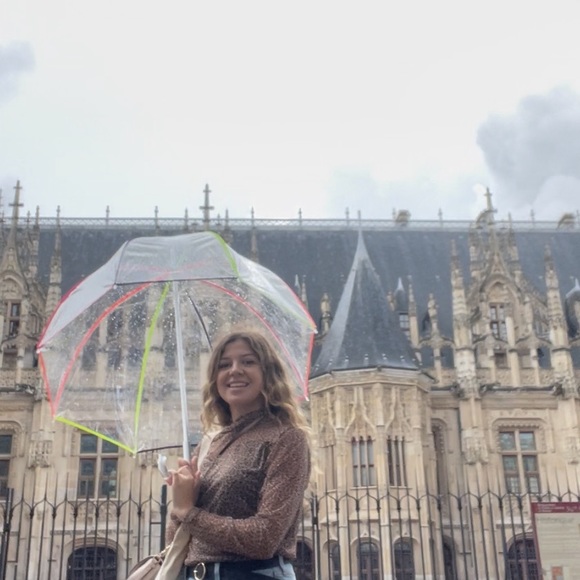 Meet your Posher, Maddy - Picture 1 of 3